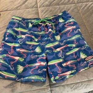 Men’s XL vineyard vines swim trunks. Only worn 2x